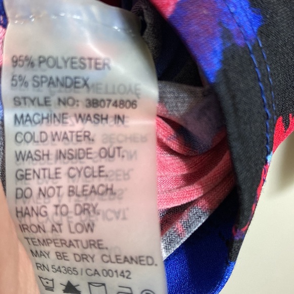 Peter Nygard petites blouse - Picture 7 of 7